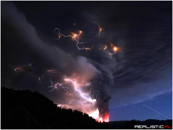 Chile Volcano Plume Explodes With Lightning